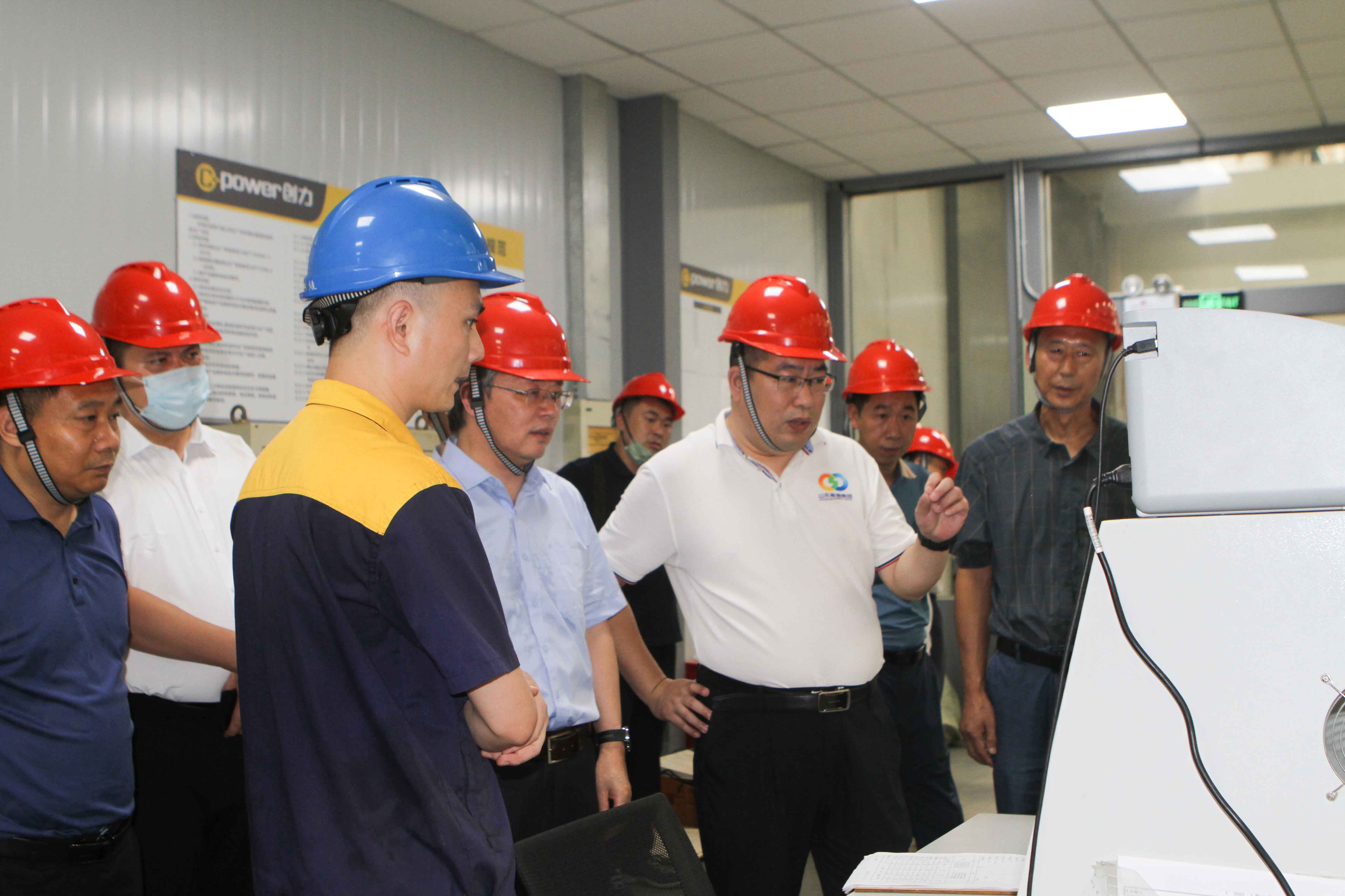 山能集團(tuán)副總經(jīng)理劉小平一行來我公司考察指導(dǎo)(圖2) 山能集團(tuán)副總經(jīng)理劉小平一行來我公司考察指導(dǎo)(圖2)