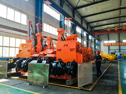 上海創(chuàng)力集團(tuán)下屬大同同力公司圓滿完成久益掘錨機(jī)維修任務(wù)(圖2)