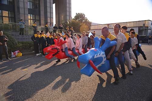 毛毛蟲(chóng).jpg 秋韻飛揚(yáng) 活力綻放 | 上海創(chuàng)力集團(tuán)秋季運(yùn)動(dòng)會(huì)取得圓滿(mǎn)成功(圖5)
